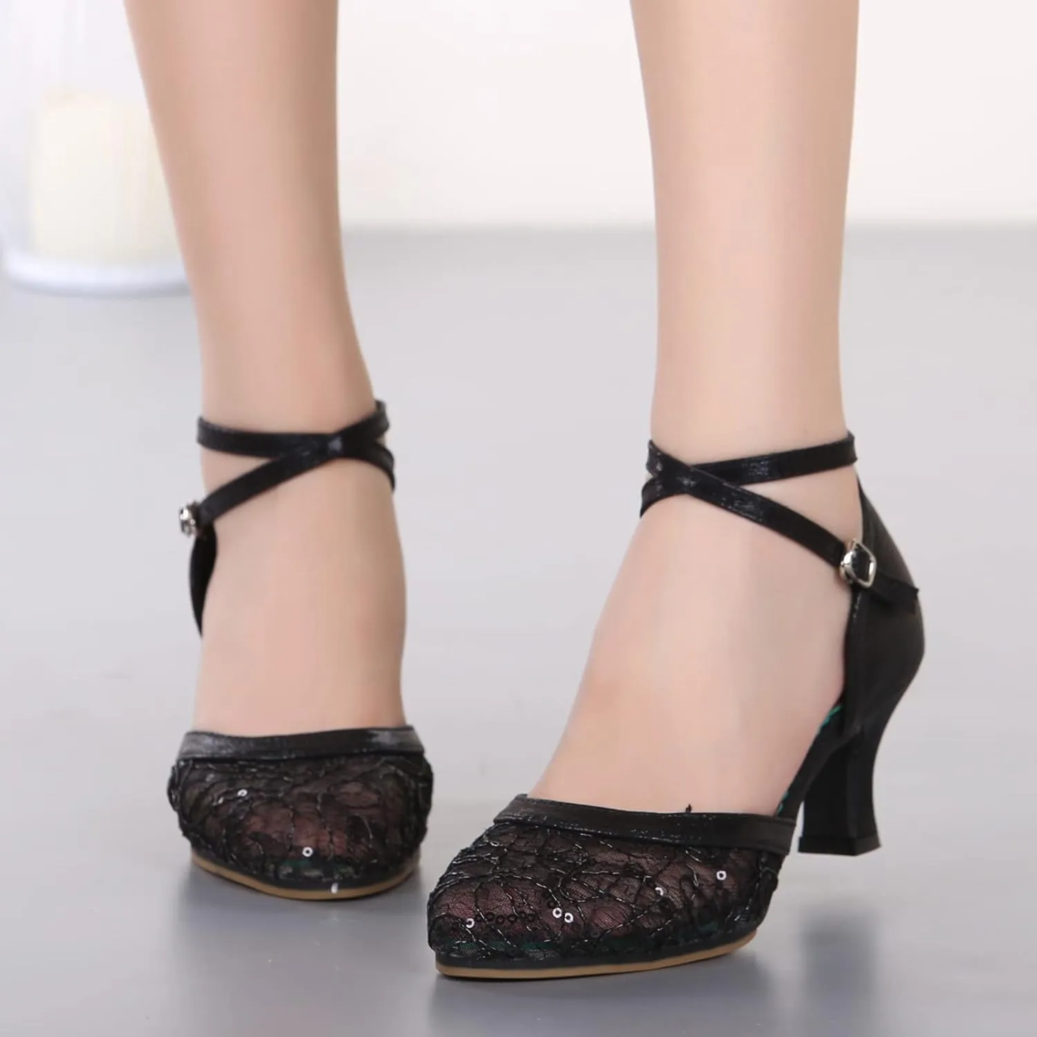 Ballroom Shoes Women 1920s Latin Dance Shoe Low Heeled Party Shoes Professional Dancing Heels Closed Toe Short Heels