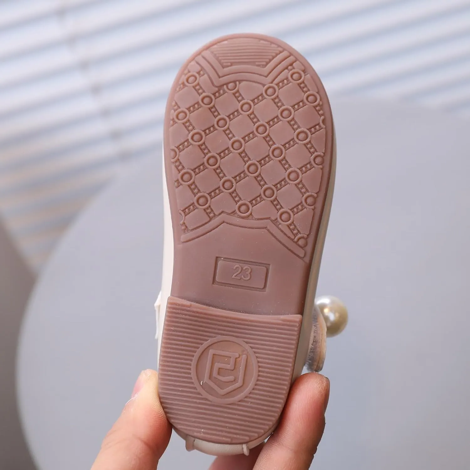 IWIHMIV Girls Dress Shoes Comfortable Mary Jane Shoes Flower Girl Soft Soled Non Slip Ballet Flat Shoes for Wedding Party