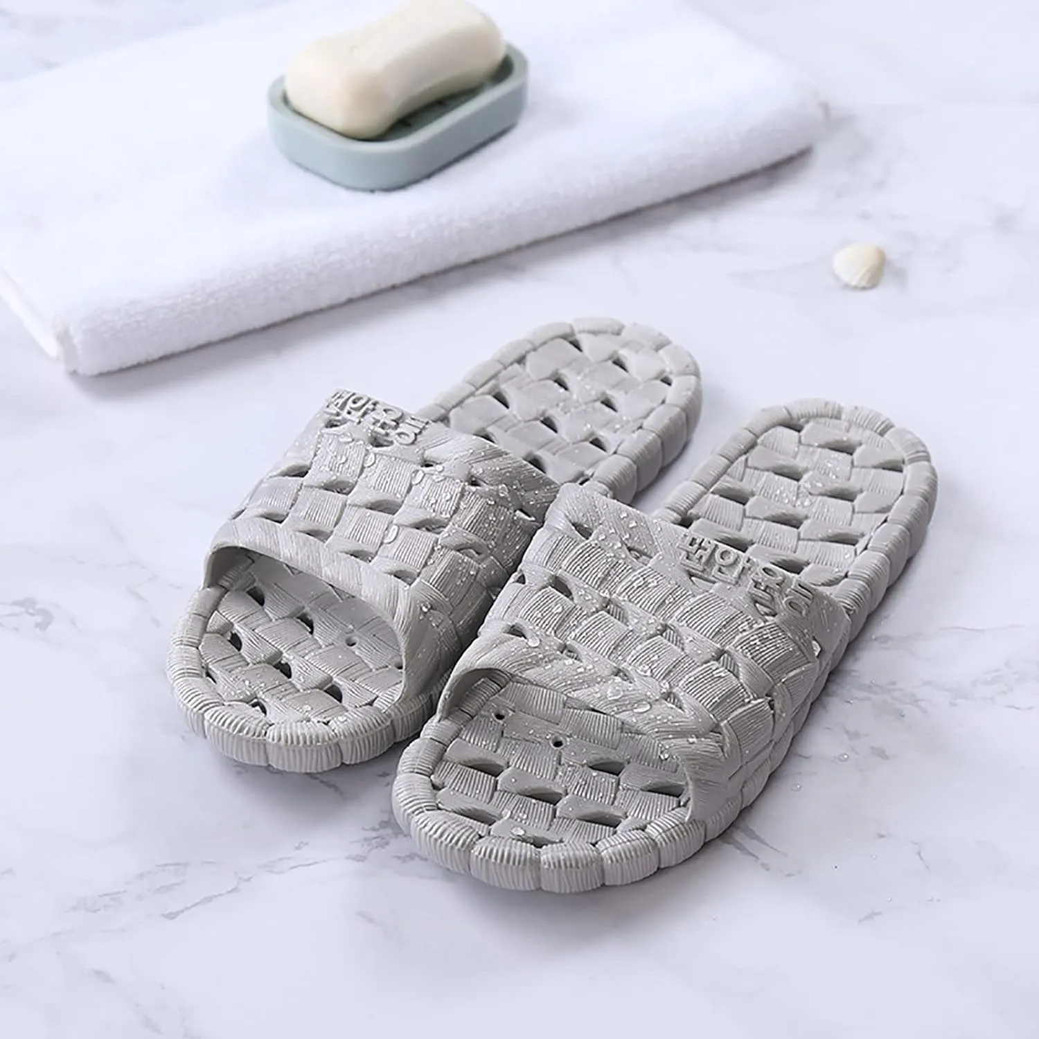 Slides for Men Shower Shoes Women Cloud Slippers for Men Womens Slides House Indoor Bathroom Slippers