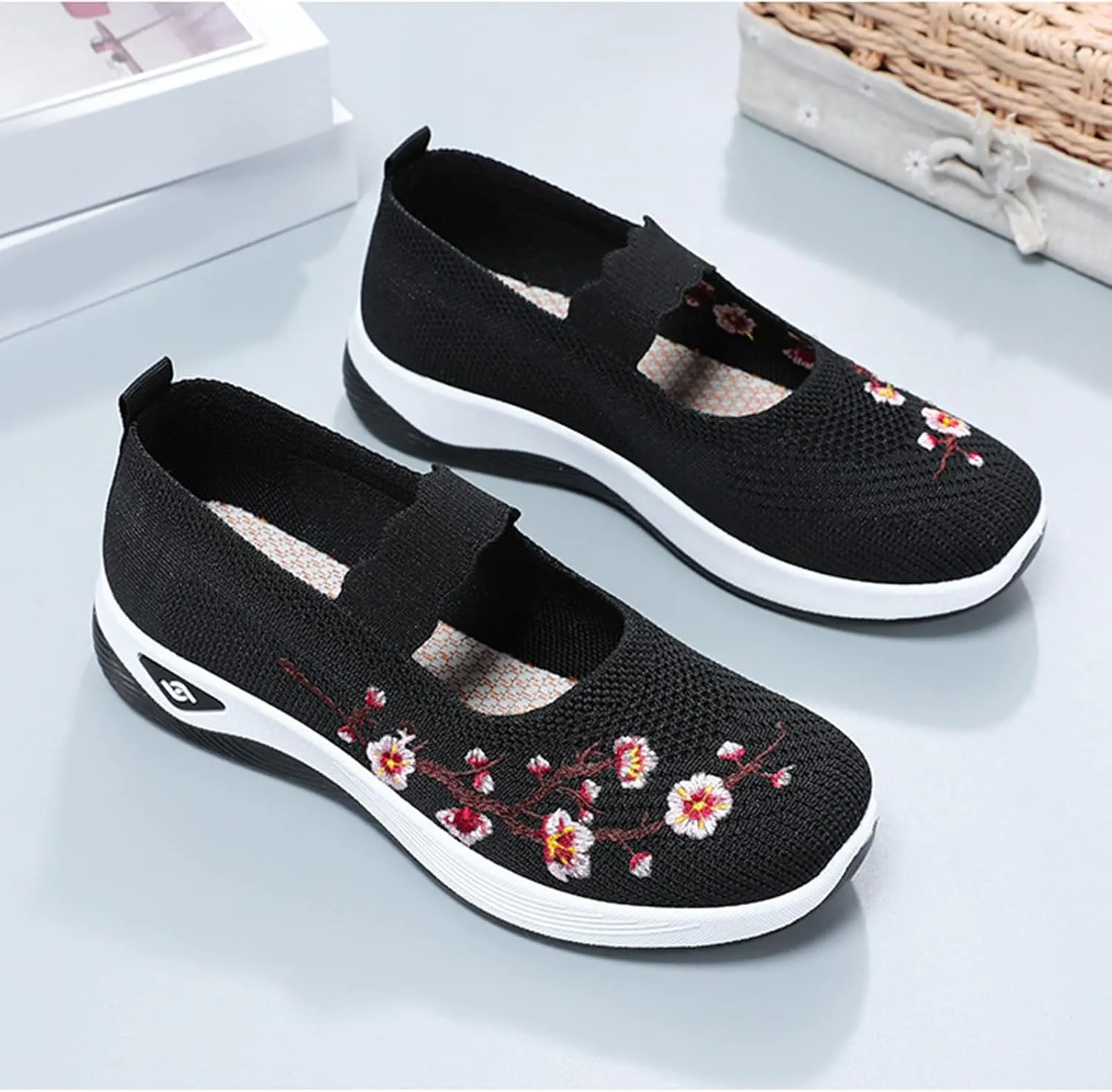 Women's Flower Embroidered Knitting Flat Loafers Casual Breathable Mesh Slip-On Orthopedic Shoes Lightweight Comfortable Soft Sole Walking Shoes with Arch Support
